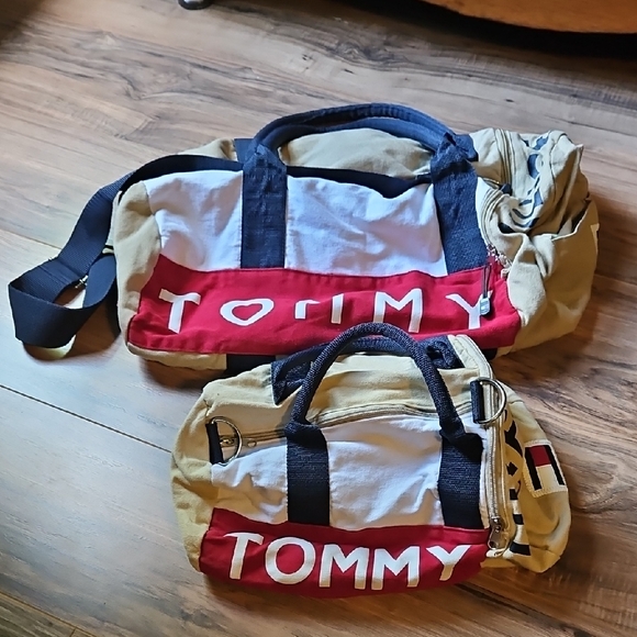 Tommy Hilfiger Vintage Red and Tan Duffle Bag Set - Picture 1 of 16